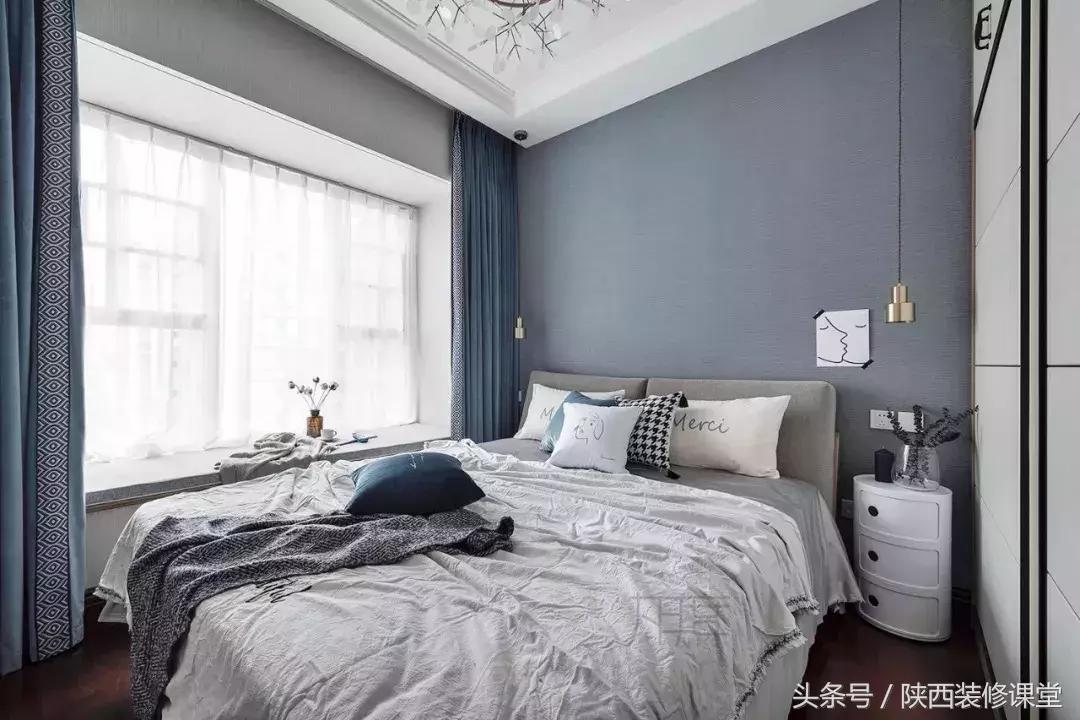 三个卧室的衣柜定制多少钱,卧室衣柜成品好还是定制的好