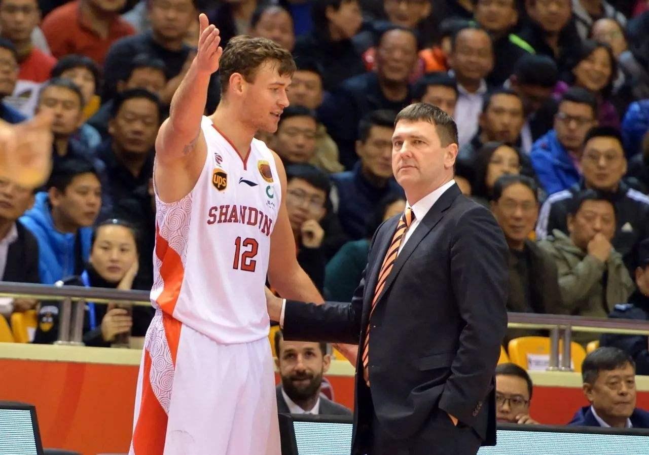 新老东家都要谢，敬业的莫泰再展高情商，祝福小丁向新援传授经验