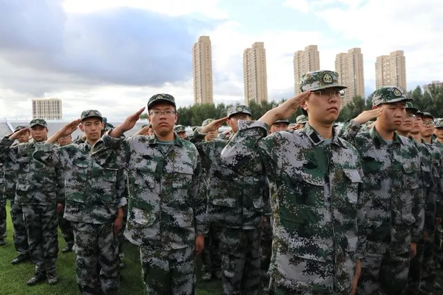 新生军训注意事项学长教官团送给新生的礼物