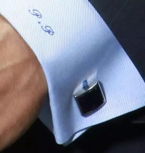 衬衫怎么穿，还要教？