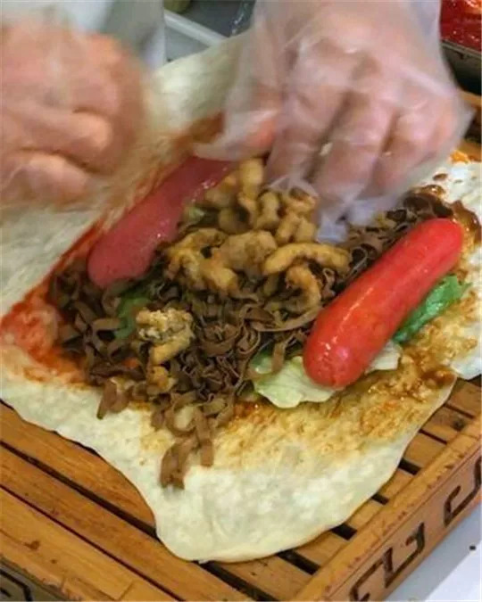 大连美食煎饼果子,吃遍大连小吃街