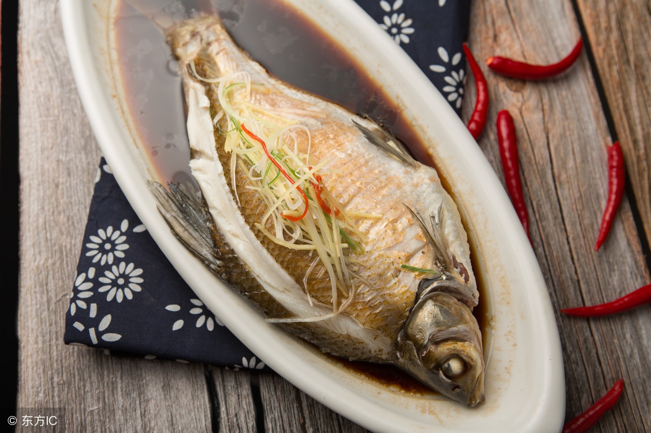 当食物出现会怎么样,食物闻到发霉的味道还可以吃吗