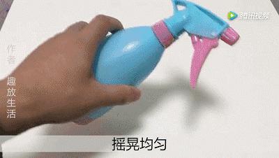 鞋子不用刷就能干净的方法,鞋子里倒东西