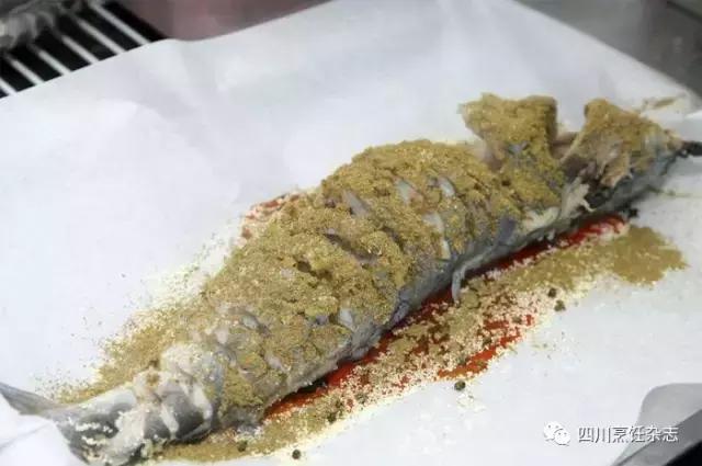 家常无骨烤鱼的做法,特色烤鱼制作短视频