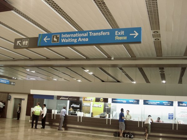 空港观察郑州,航站楼设计标识