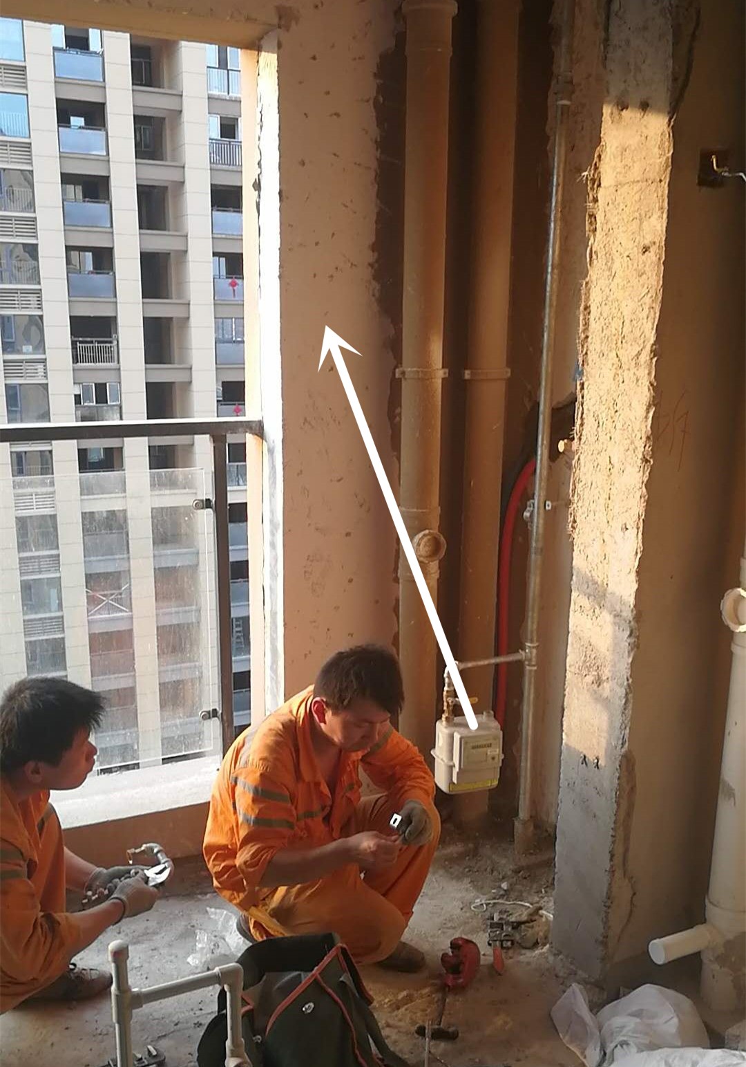 家用电热水器跟燃气热水器哪个好,电热水器跟燃气热水器比较哪个好