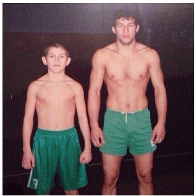 嘴炮和ufc轻量级冠军小鹰,2018ufc嘴炮vs小鹰最强大战