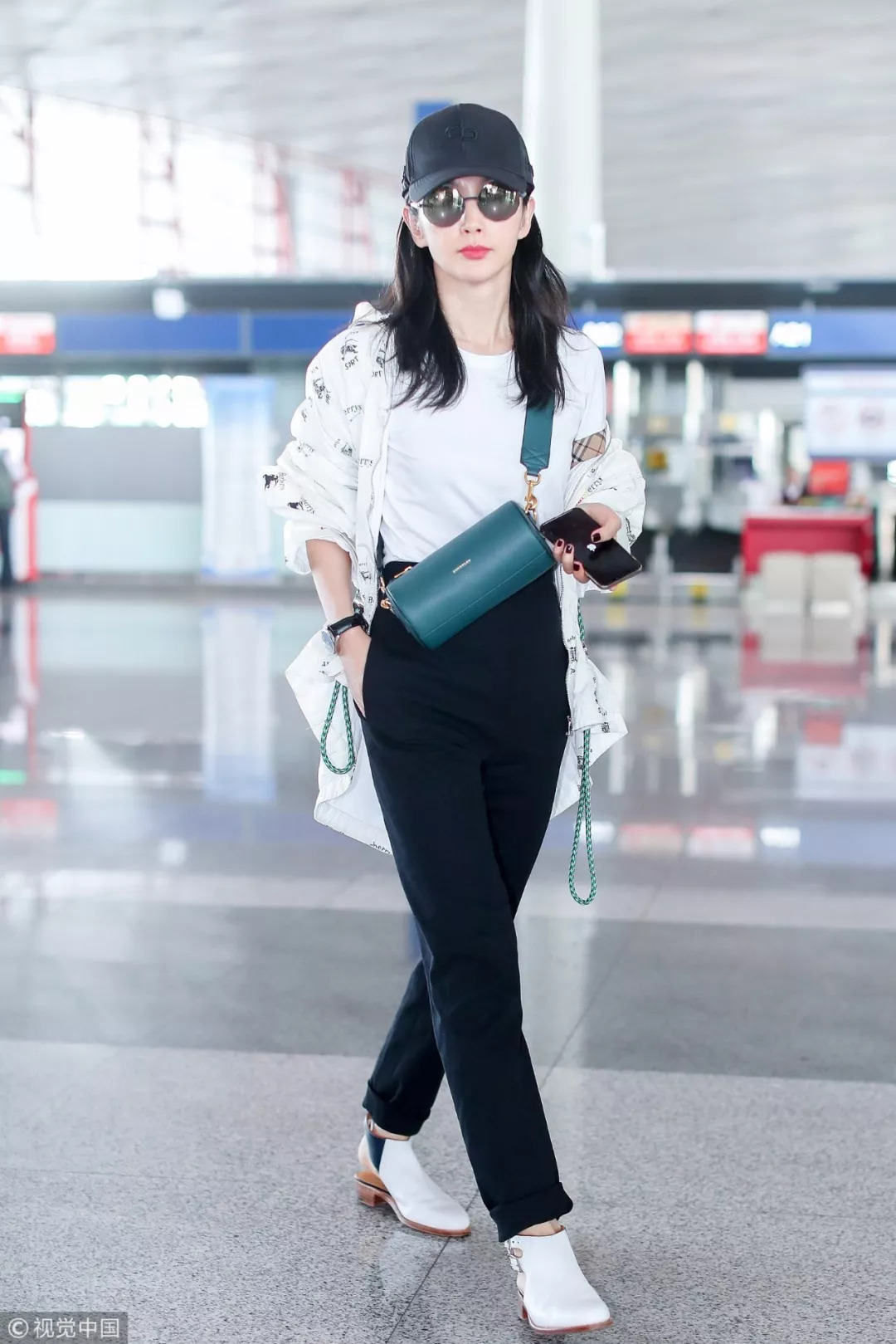 凹造型小包包,包包拍摄怎么凹造型