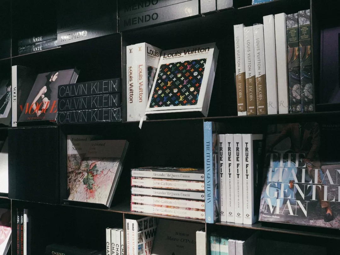 荷兰旅游购物推荐,逛荷兰奢侈品折扣店