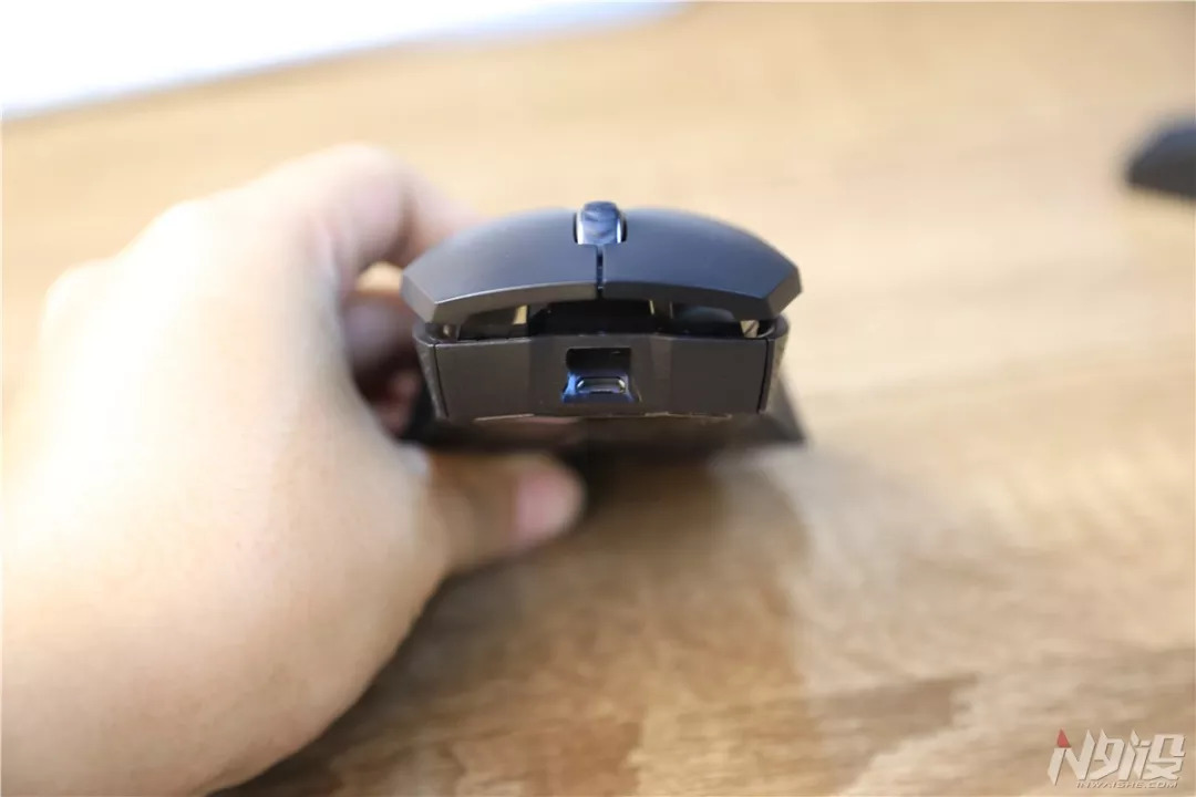 雷柏vt960双模鼠标评测,雷柏鼠标vt950滚轮有问题
