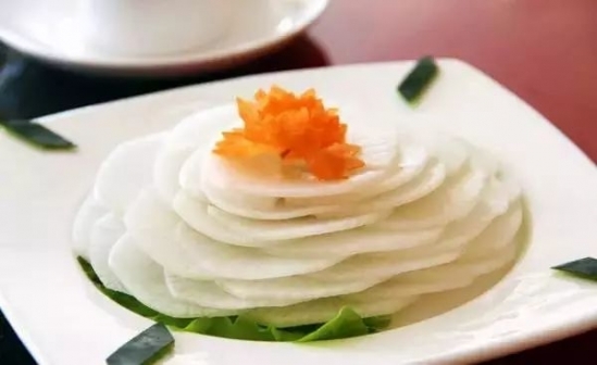 手脚干燥粗糙裂口掉皮,皮肤干燥手脚裂口原因