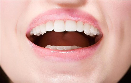 怎么改善唇纹唇部护理,淡化唇纹唇部去黑护理