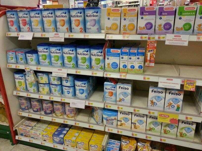 朋友圈疯传:机场血洗代购,一航班抓了100多人,男子当场下跪……