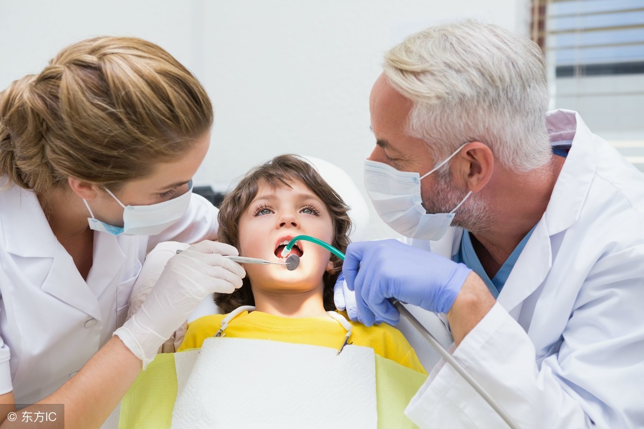 小孩换牙好丑怎么办,女童9-12岁换牙期变丑了