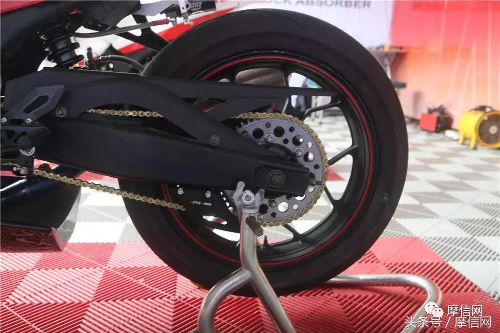 再创佳绩!新感觉自主双缸250CC赛车征战CRRC(贵阳站)