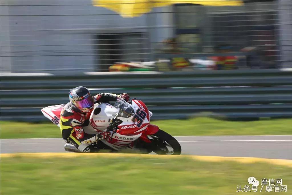 再创佳绩!新感觉自主双缸250CC赛车征战CRRC(贵阳站)