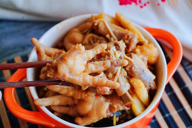 鸡爪凉拌怎么弄去骨,无骨鸡爪脱骨怎么煮不会烂