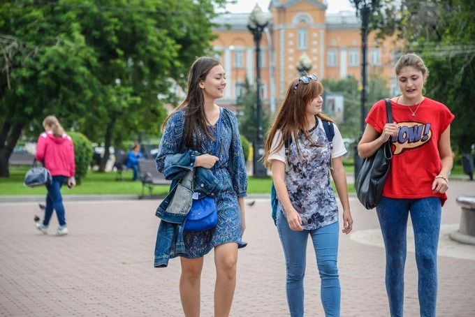 我们异地了24年，在你88岁时去莫斯科娶你——今夕传媒旅行家出品