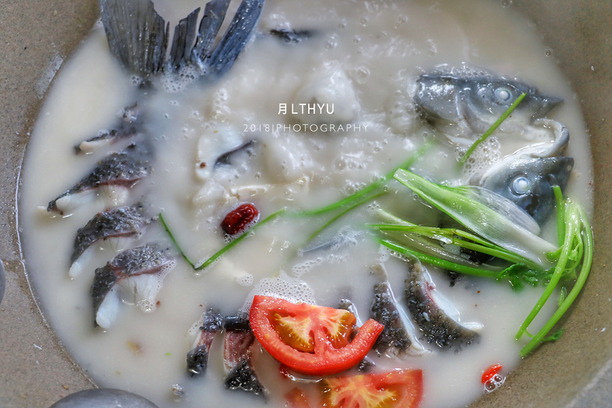 云南十八怪拿着草帽当锅盖,云南十八怪草帽当锅盖图