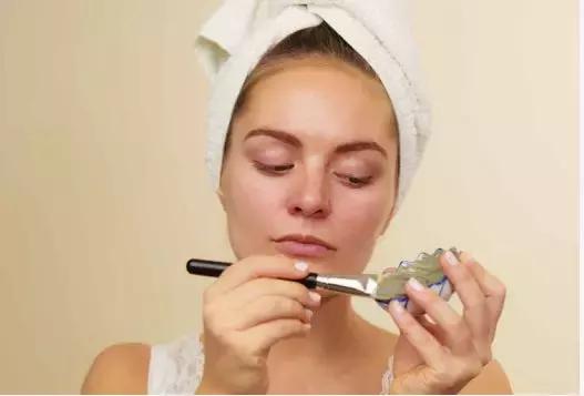 你以为你敷完面膜的样子,你以为的敷面膜是怎样的