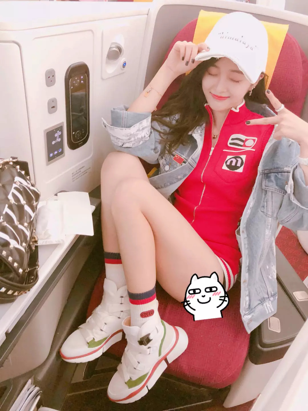 吴宣仪袜子怎么穿,细节控看过来