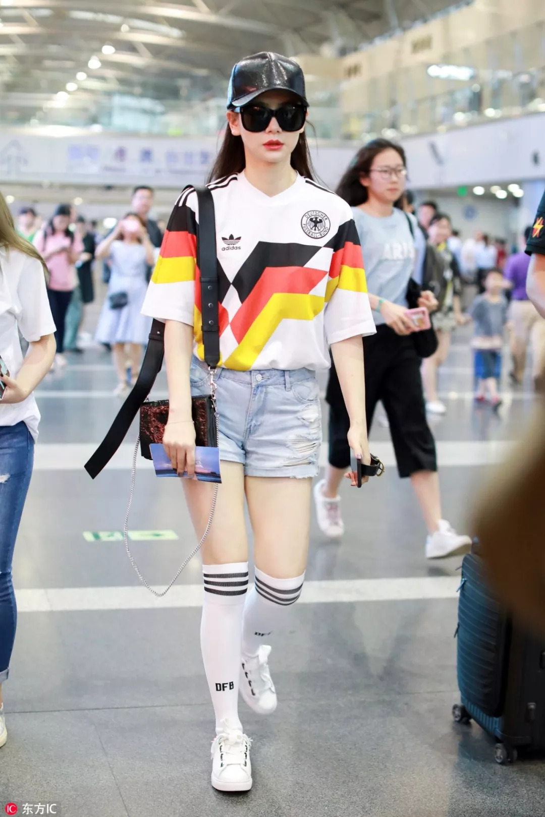 吴宣仪袜子怎么穿,细节控看过来