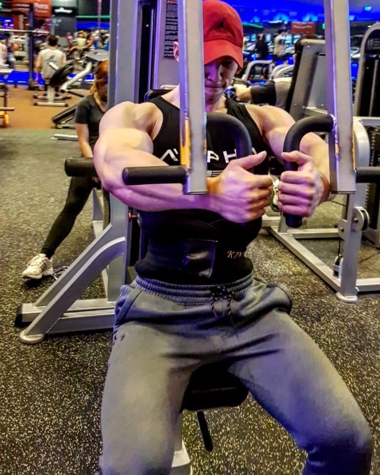 什么健身器械练胸下肌,什么健身器材锻炼胸肌最好