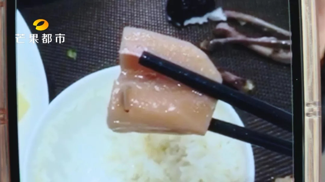 长沙天价月子中心：产妇吃出长虫！后厨碗筷不洗、垃圾溢出、苍蝇乱飞……