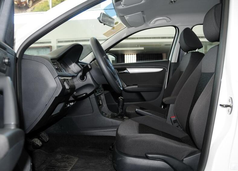 5万左右可以入手哪年的朗逸,5万预算买二手朗逸还是桑塔纳