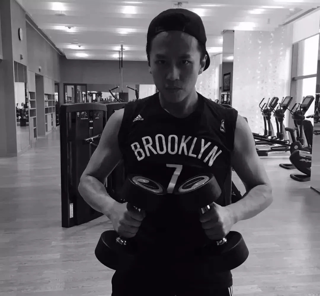 邓超为新戏暴瘦40斤，晕厥6次，网友：“简直是中国版阿米尔汗”