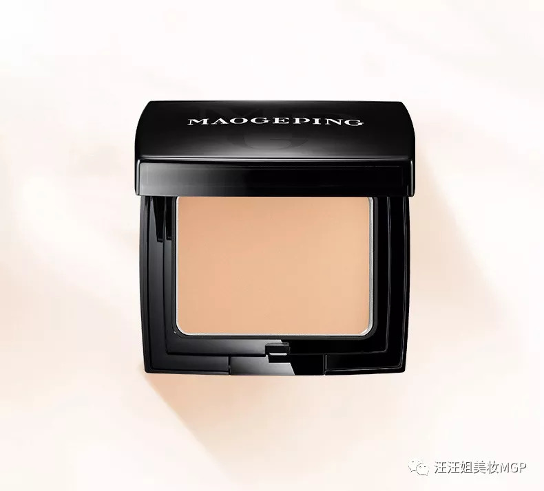 粉底液和bb霜区别与选择色号对比 (粉底液粉霜粉膏哪个更适合混油皮)