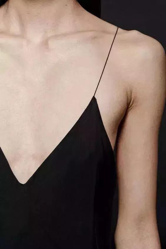 平胸妹子穿什么裙子好看,平胸穿什么类型的裙子更好看