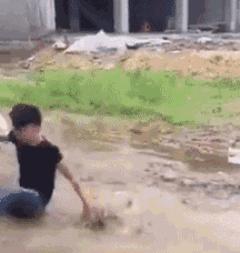 有人说贫穷限制了你的想象力,贫穷不只限制了我的想象力下一句