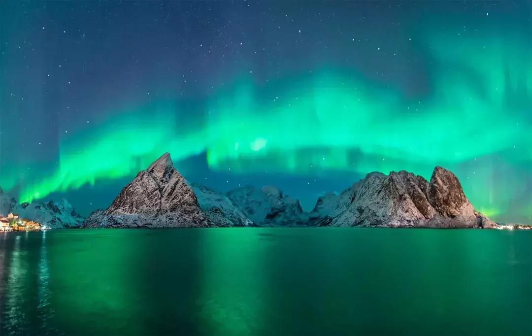 小木屋，玻璃顶，火山温泉，住这些酒店，get最cool极光姿势