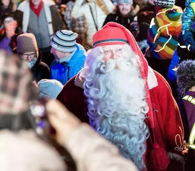 小木屋，玻璃顶，火山温泉，住这些酒店，get最cool极光姿势