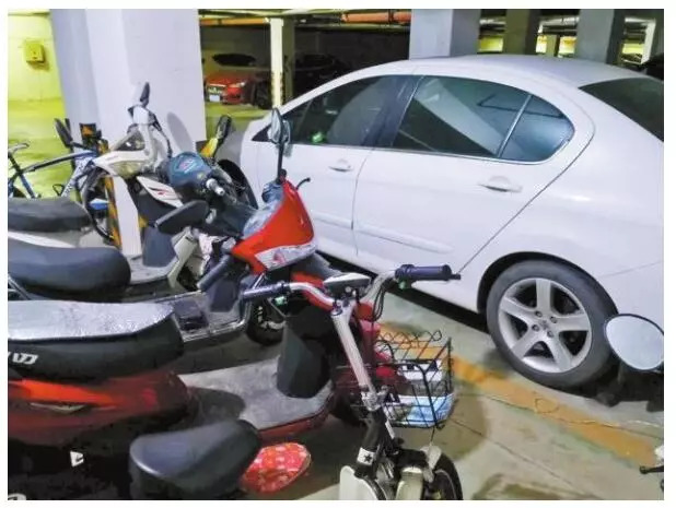 「3838110」地大橡树园小区的业主买了个停车位，结果麻烦一大堆