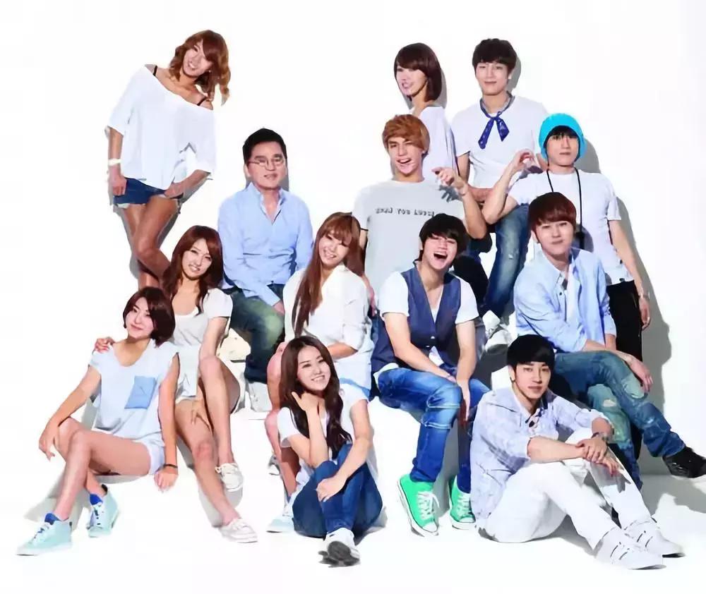 这就是爱！性感女神为小男友痴狂惨被炒鱿鱼，终于可以秀个够了？