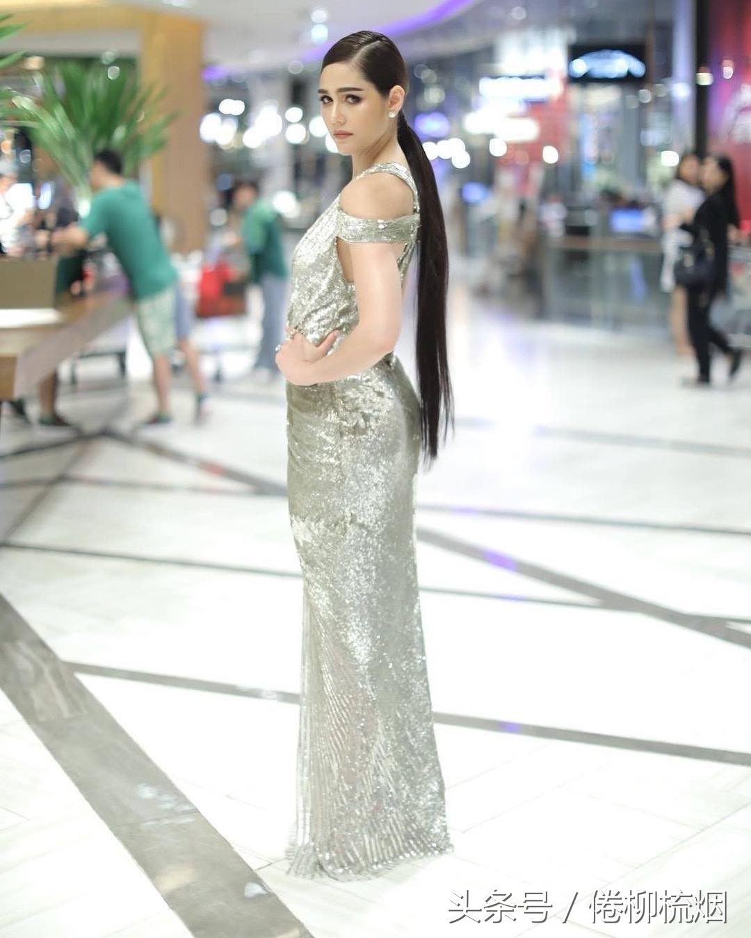 泰星mai代言奢侈品,chompoo泰星红毯