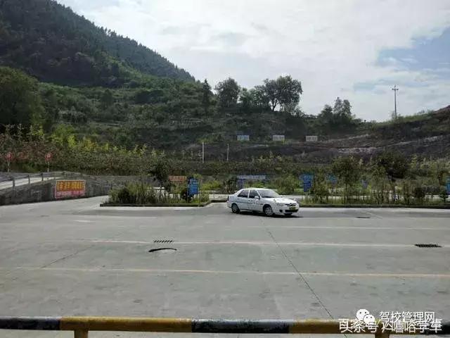 秋意凉凉的驾校：从红火兴旺到门庭冷落