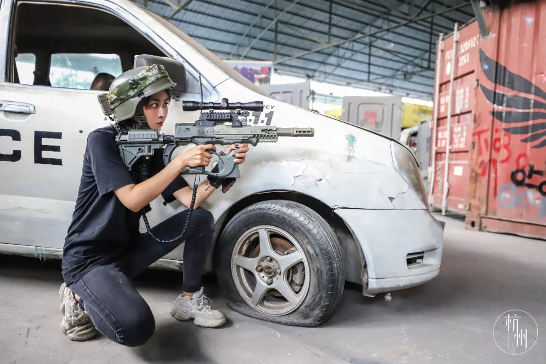 真人吃鸡海滩战斗,吃鸡真人版真实场地