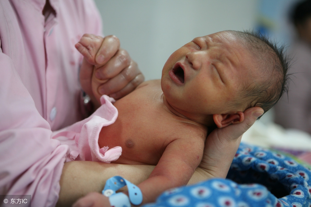 产妇坐月子怎么照顾好自己,产妇月子期间家人如何照顾