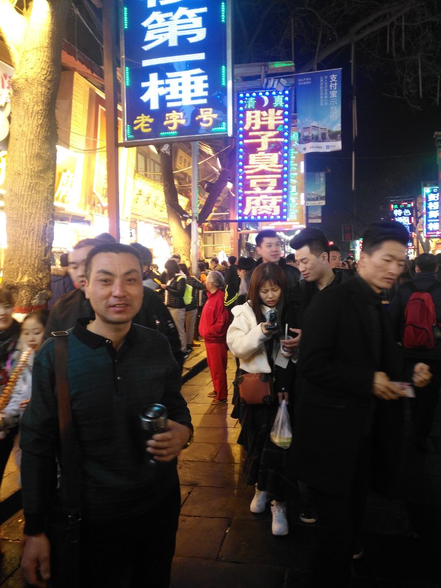 闻喜县亿欧朗照明疯了，灯具居然这样卖！