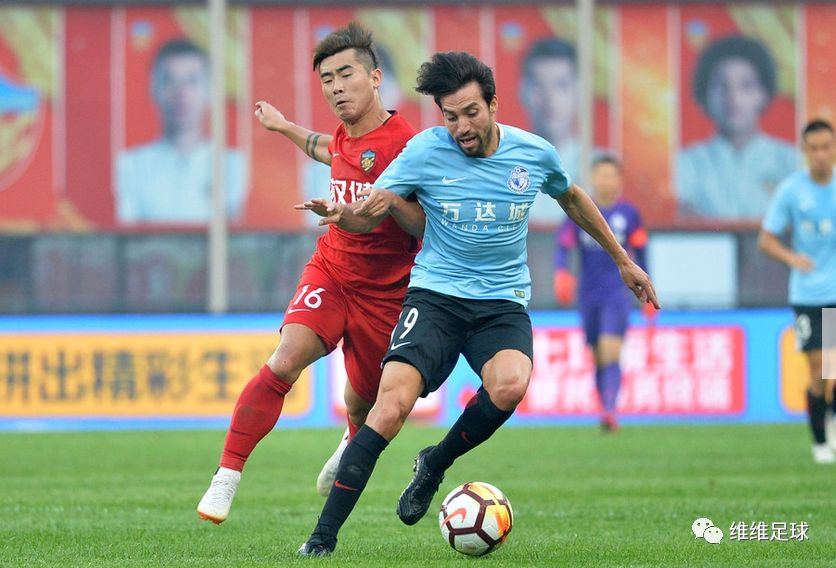 维维足球1vs1防守,维维足球基本动作教学