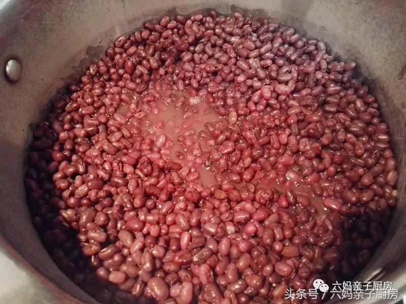 不去皮的红豆沙馅怎么做,红豆沙馅的做法500克红豆放多少糖