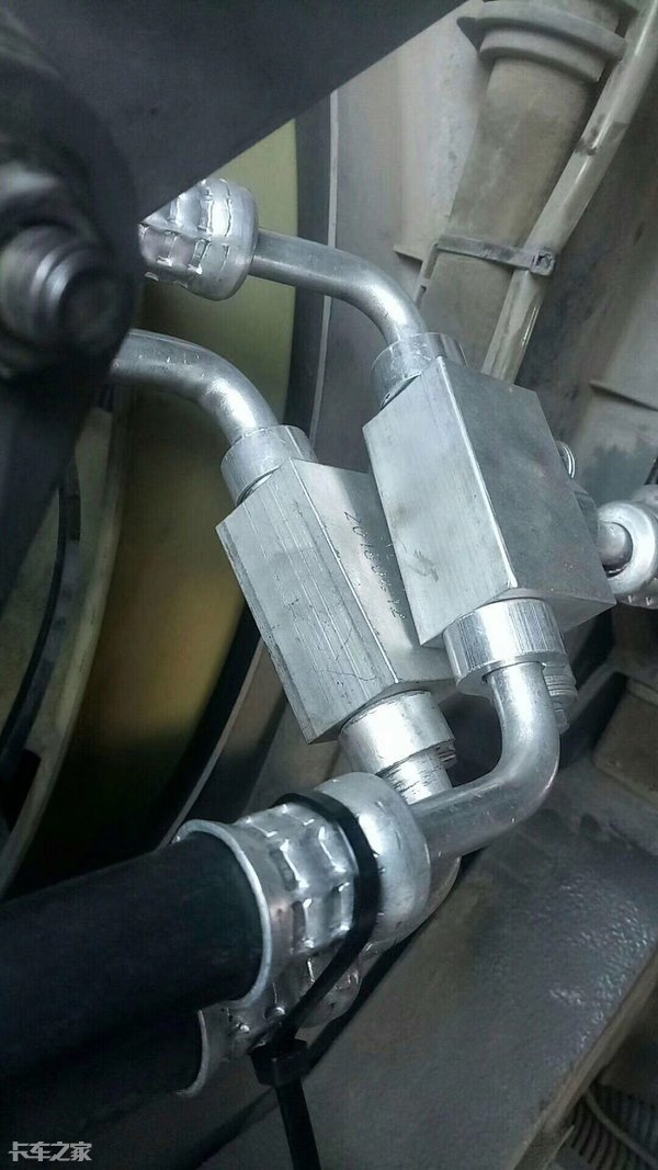 利用原车空调改驻车空调效果,并联式电动驻车空调