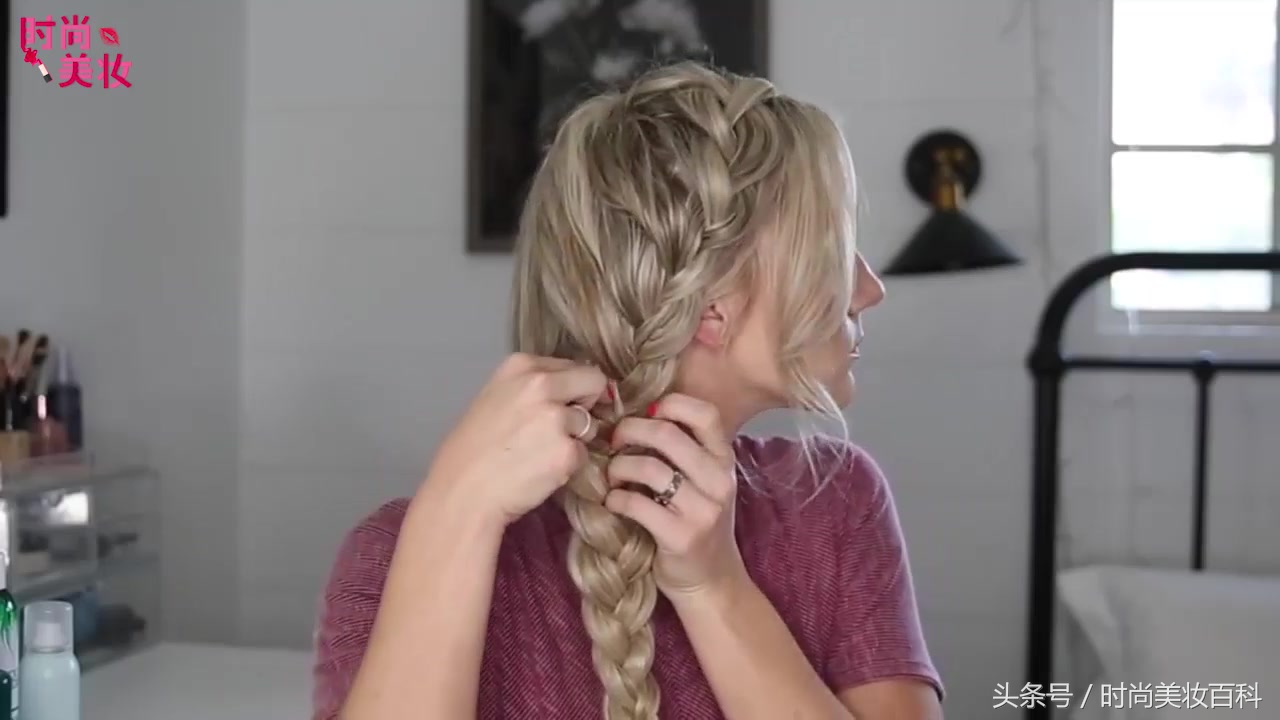 法式刘海麻花辫怎么扎好看,盘发教程之复古法式麻花辫