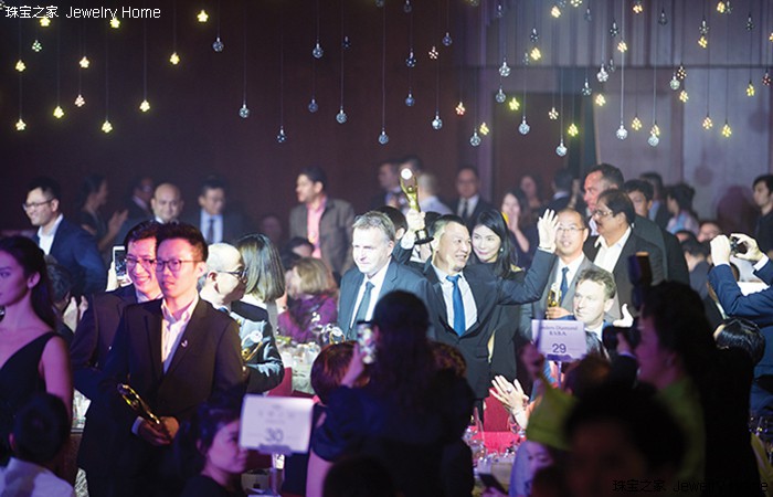 珠宝快报丨JNA台风天也不忘颁奖？HKJMA30周年珠宝盛世开办在即