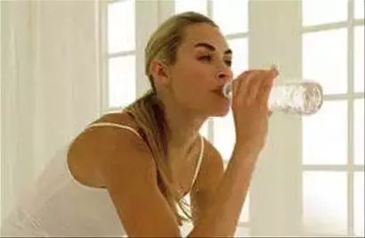 打嗝停止后又打嗝不止,打嗝不止怎么快速消除