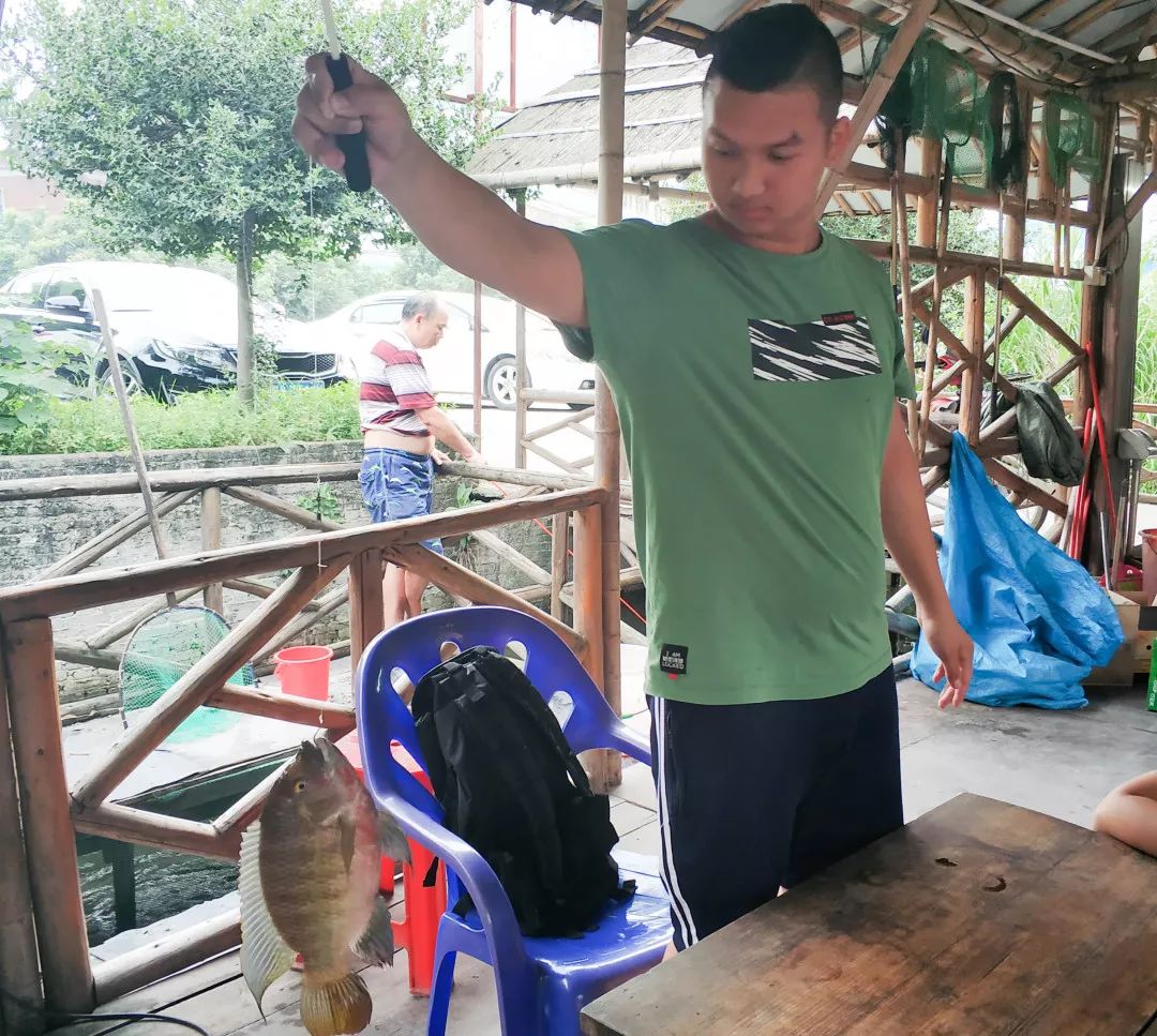 花都三东钓虾场,周末想去海边玩去哪里