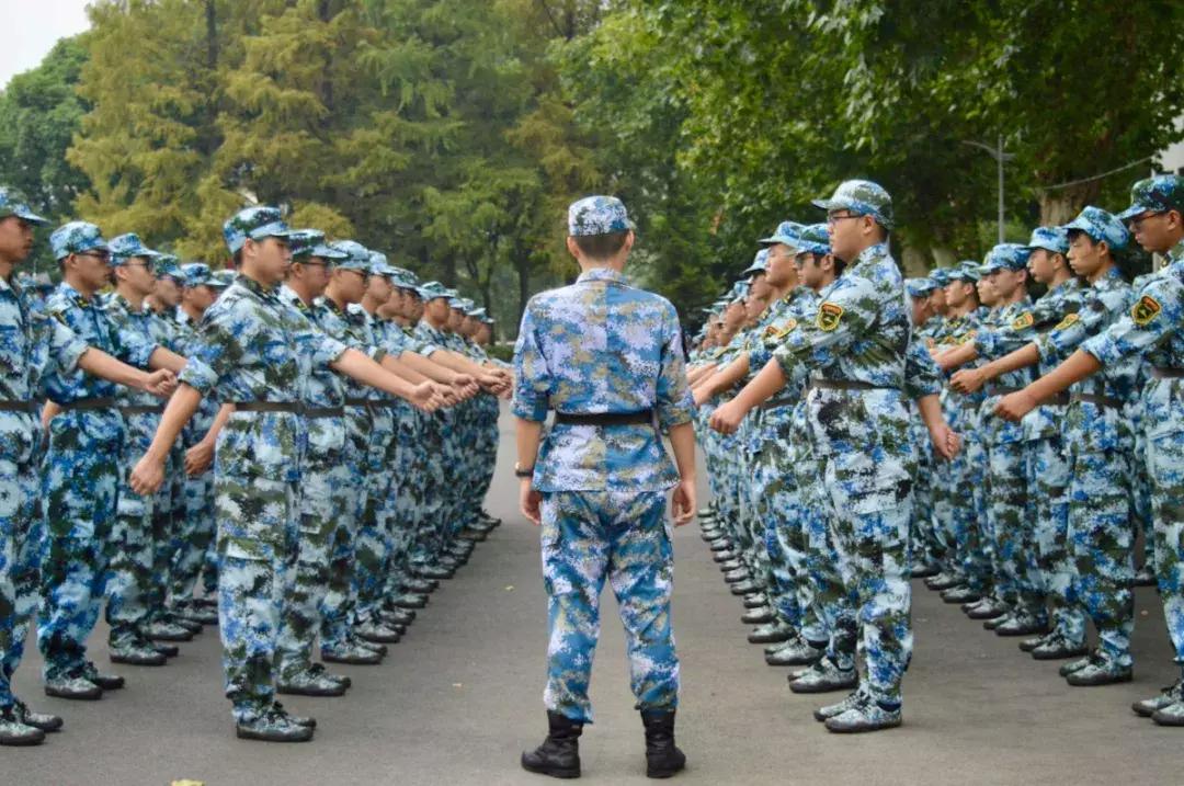 2018中南财经政法大学军训掠影：军训进行时，青春正当时